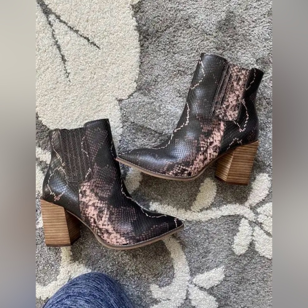 Steve Madden Black and Pink Snakeskin Ankle Boots